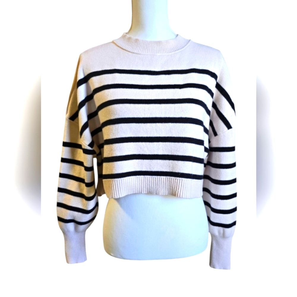 Merokeety Black and Cream Striped Crew Neck Sweater